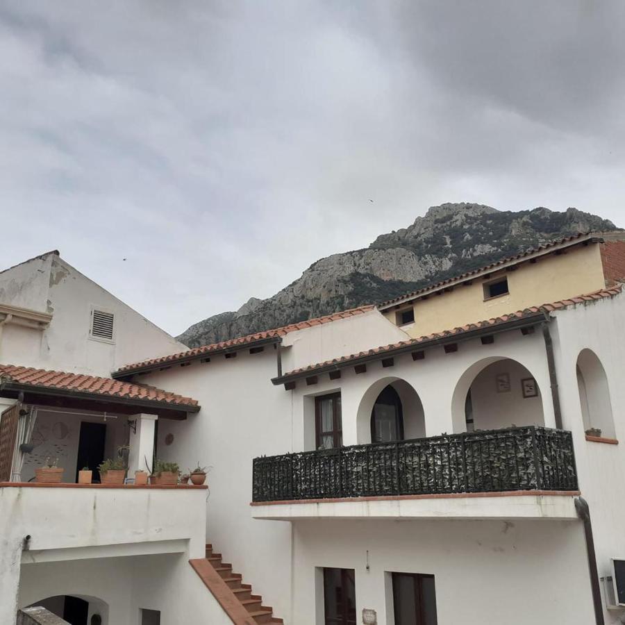 Апартаменты A Casa Di Anna Гальтелли Экстерьер фото